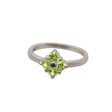 Load image into Gallery viewer, Sterling-Silver-Lucky-Clover-Peridot-Ring