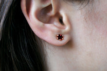 Load image into Gallery viewer, 5mm-garnet-stud