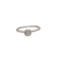 Load image into Gallery viewer, Heart Circle Ring in Sterling Silver
