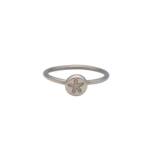 Load image into Gallery viewer, Starfish Circle Ring in Sterling Silver