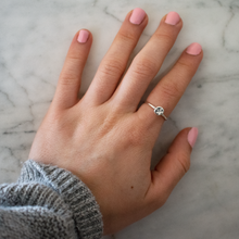 Load image into Gallery viewer, wearing-starfish-outline-ring
